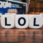 Was heißt LOL? - Chatsprache, Abkürzungen & Beispiele